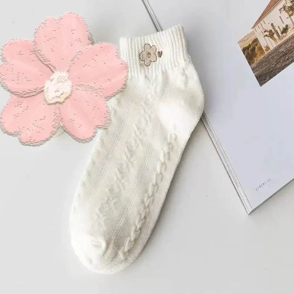 Women's Frilly Ruffle Cotton Socks - Ankle Short - Boat Socks - Loose Knitting - Solid Color - Mid Tube Sock