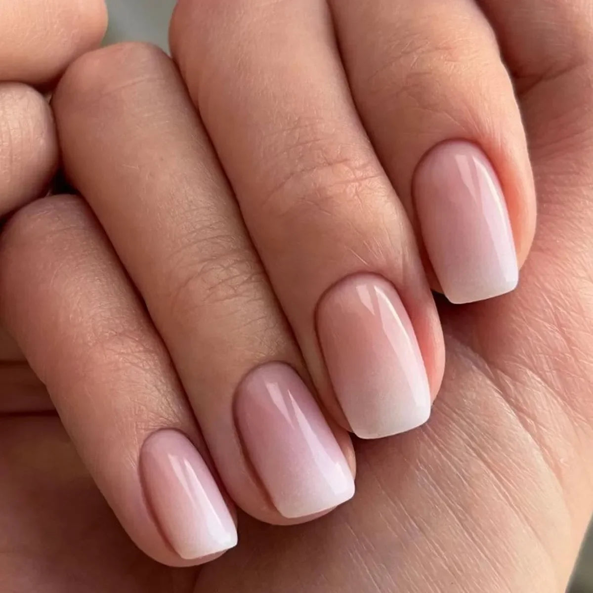 Glossy Press on Nails Set - Short Oval - Shiny Gradient - French Nail - Art - Design - Reusable Full Cover Fake Nails